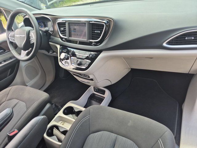 Used 2023 Chrysler Voyager LX FWD image 32