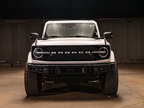 Used 2025 Ford Bronco Badlands AWD/4WD image 2