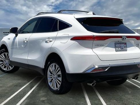 Used 2021 Toyota Venza Limited w/ Carpet Mat Package (TMS) AWD/4WD image 10