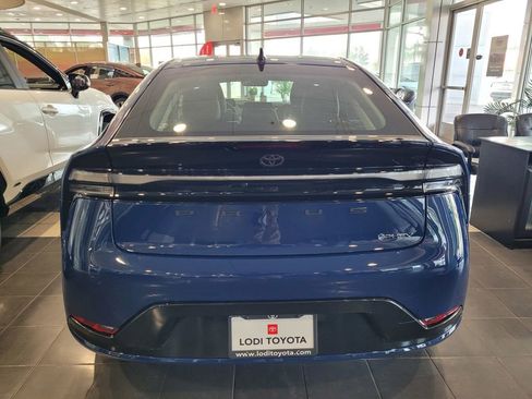 New 2026 Toyota Prius Plug-In Hybrid FWD image 6
