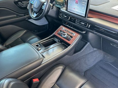 Used 2021 Lincoln Aviator Reserve w/ Equipment Group 202A AWD/4WD image 15