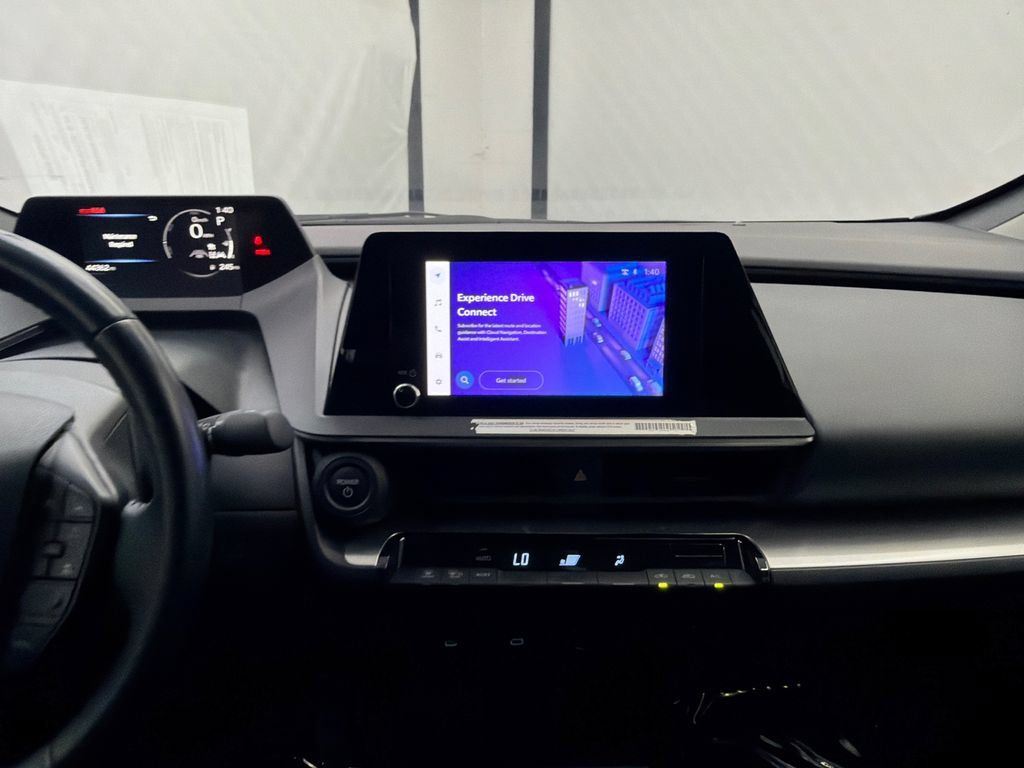 Used 2024 Toyota Prius LE FWD image 26