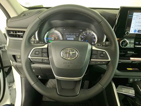 New 2026 Toyota Highlander XLE image 19