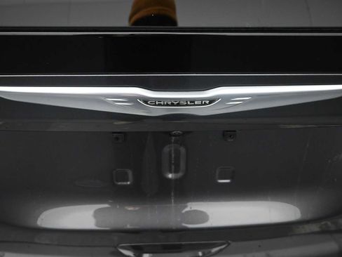 Used 2022 Chrysler Voyager LX image 25