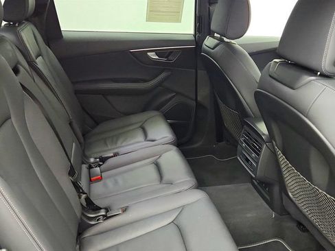 Used 2025 Audi Q7 3.0T Premium Plus AWD/4WD image 25