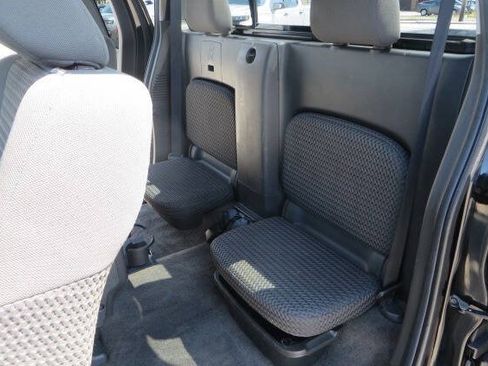 Used 2010 Nissan Frontier SE w/ SE Value Truck Pkg AWD/4WD image 18