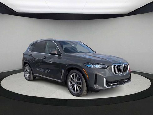 New 2026 BMW X5 xDrive50e w/ Climate Comfort Package image 2