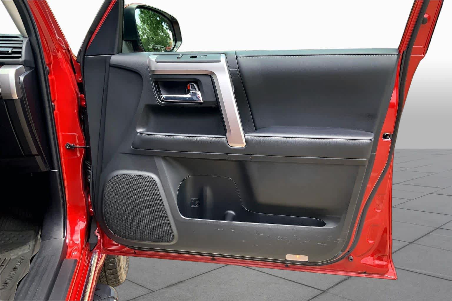 Used 2021 Toyota 4Runner Limited AWD/4WD image 23
