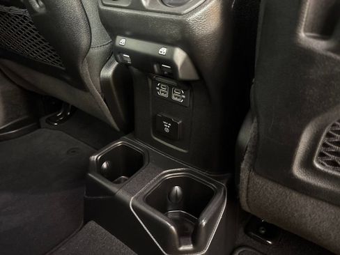 Used 2021 Jeep Wrangler Unlimited Rubicon AWD/4WD image 23