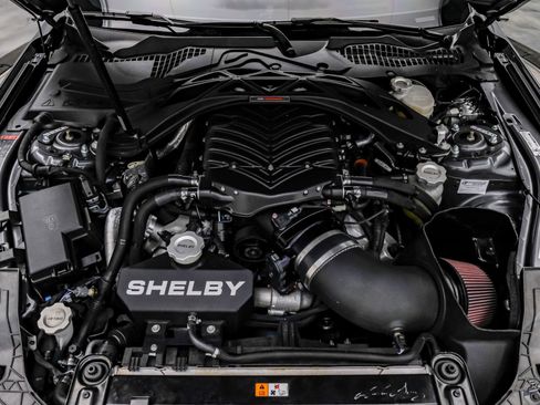 Used 2021 Ford Mustang Shelby GT500 w/ Technology Package image 3