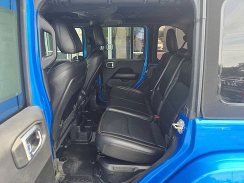 Used 2024 Jeep Wrangler Unlimited Sahara w/ Technology Group AWD/4WD image 33