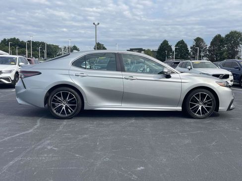 Used 2024 Toyota Camry SE FWD image 8