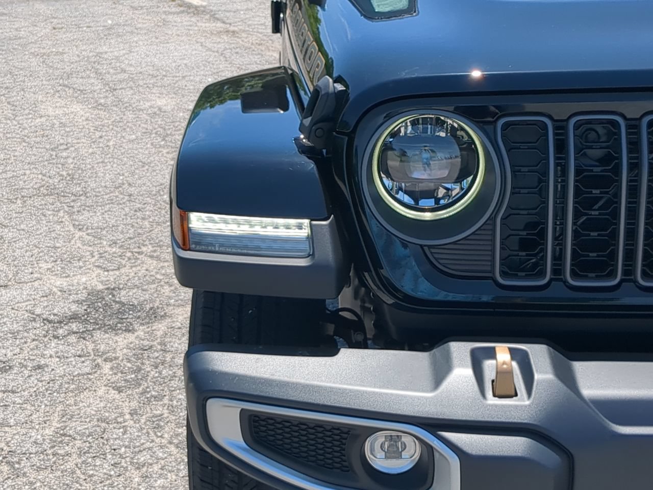 New 2026 Jeep Gladiator Sport AWD/4WD image 8