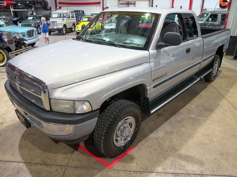 Used 1998 Dodge Ram 2500 Truck 4x4 Quad Cab image 15