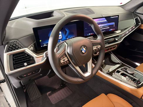 Certified 2024 BMW X5 sDrive40i w/ Premium Package RWD image 4