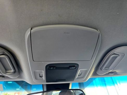 Used 2018 Toyota Camry LE FWD image 15