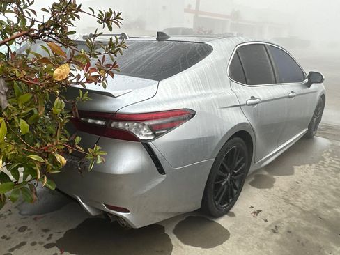 Used 2021 Toyota Camry XSE image 4