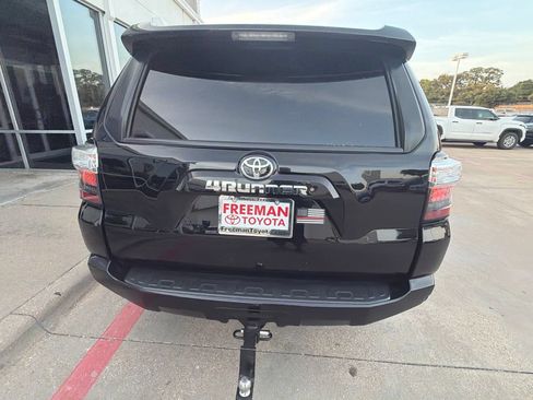 Used 2016 Toyota 4Runner SR5 Premium RWD image 6