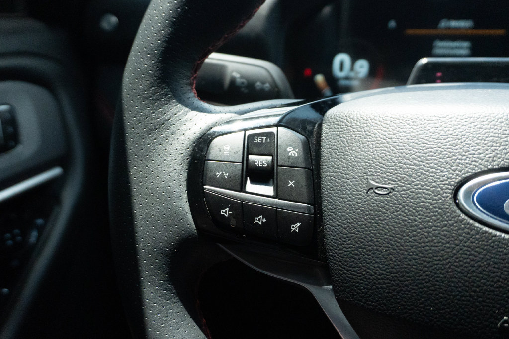 Used 2025 Ford Explorer ST-Line w/ Premium Package RWD image 28