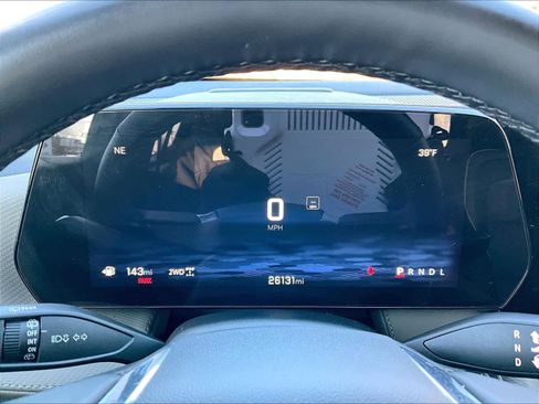 Used 2025 Chevrolet Equinox LT w/ Convenience Package II image 25