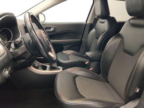 Used 2019 Jeep Compass Latitude w/ Popular Equipment Group AWD/4WD image 17