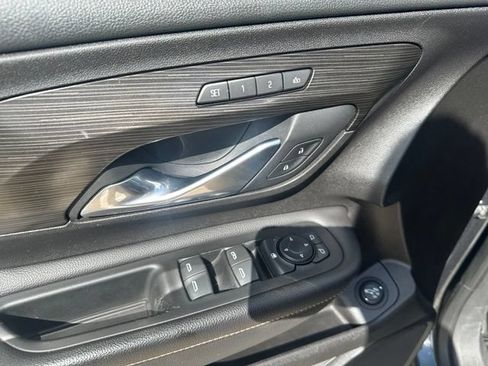 Used 2018 GMC Terrain SLT w/ Preferred Package FWD image 16