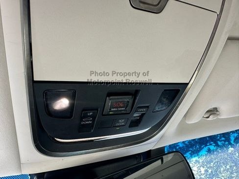 Used 2019 Lexus LS 500 w/ Accessory Package (Z2) RWD image 16