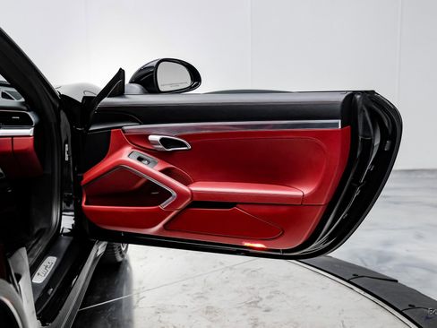 Used 2019 Porsche 911 Turbo image 80