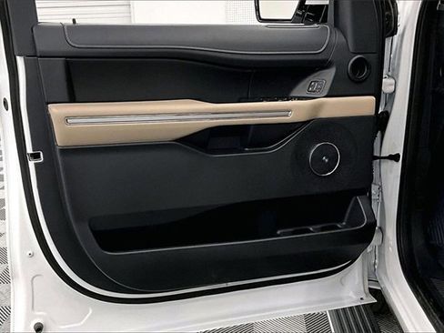 Used 2024 Ford Expedition Max Limited image 19