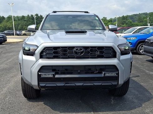 Used 2025 Toyota 4Runner TRD Sport AWD/4WD image 2