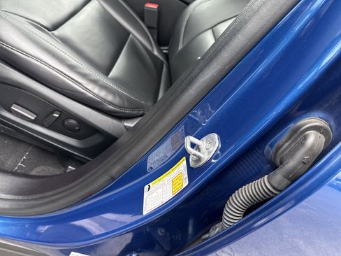 Used 2022 Ford Explorer XLT w/ Equipment Group 202A image 21