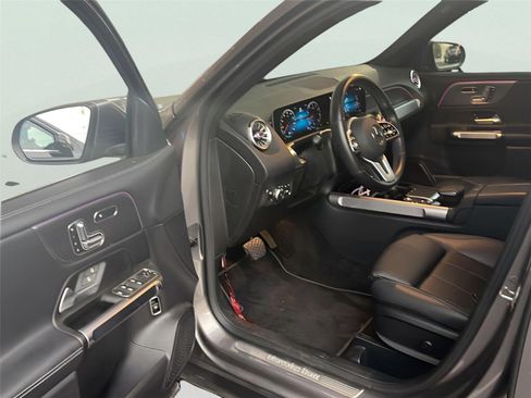 Used 2021 Mercedes-Benz GLB 250 image 6