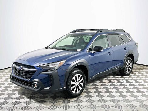 Certified 2025 Subaru Outback Premium w/ Popular Package #1A AWD/4WD image 3