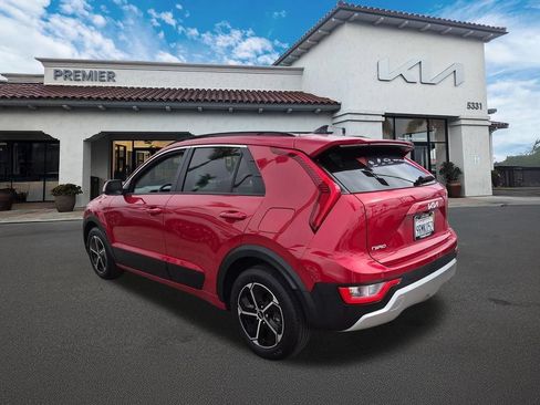 Used 2024 Kia Niro EX FWD image 6