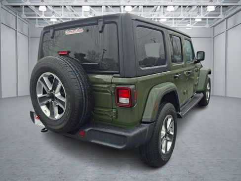 Used 2023 Jeep Wrangler Unlimited Sahara w/ Cold Weather Group AWD/4WD image 5