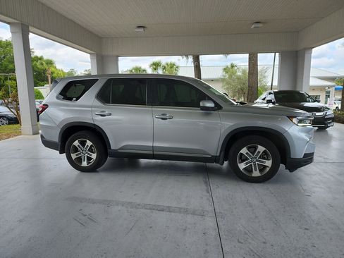 Used 2024 Honda Pilot EX-L image 6
