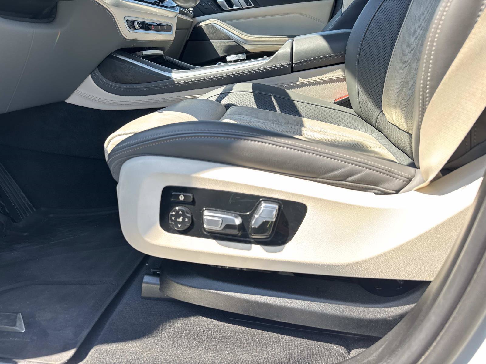Used 2023 BMW X7 xDrive40i w/ Executive Package AWD/4WD image 18