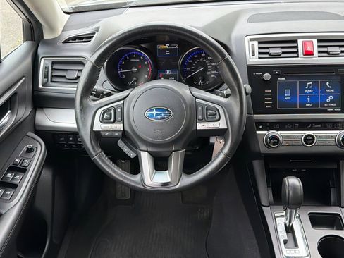 Used 2017 Subaru Outback 2.5i Premium AWD/4WD image 14