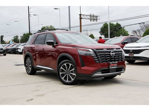 New 2026 Nissan Pathfinder Platinum FWD image 1