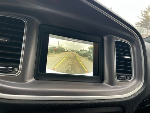 Used 2022 Dodge Charger SXT image 16