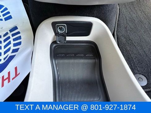 Used 2023 Chrysler Pacifica Touring-L FWD image 31