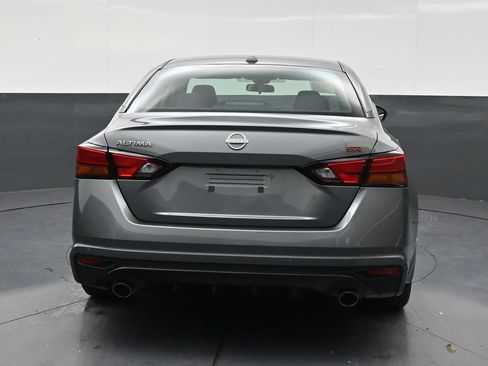 Used 2024 Nissan Altima 2.5 SR w/ SR Premium Package FWD image 4