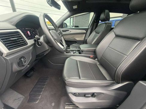 Used 2023 Volkswagen Atlas Cross Sport SE w/ Panoramic Sunroof Package AWD/4WD image 9