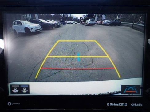 Certified 2021 Toyota Venza XLE image 27