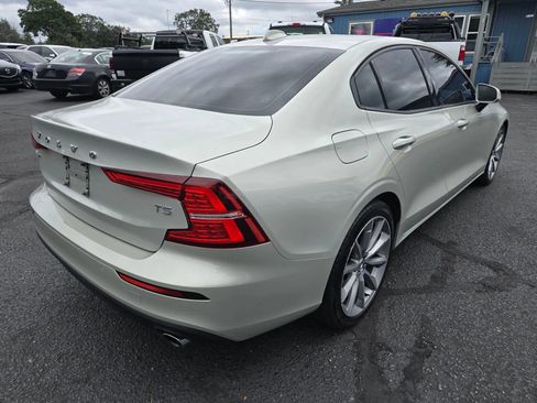 Used 2019 Volvo S60 T5 Momentum w/ Multimedia Package FWD image 5