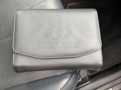 Used 2019 Hyundai Santa Fe Limited AWD/4WD image 12