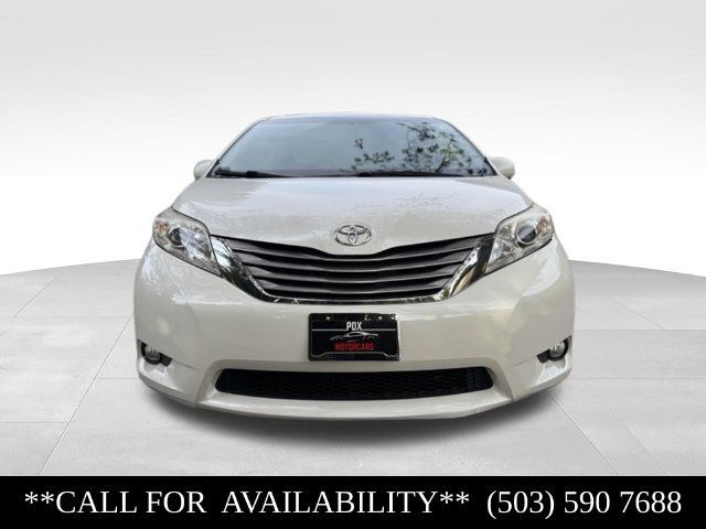 Used 2015 Toyota Sienna XLE w/ XLE Navigation Package FWD image 8