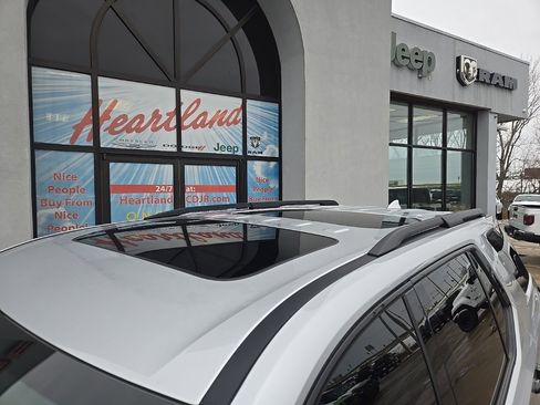 Used 2021 Chevrolet Traverse Premier w/ Redline Edition image 19