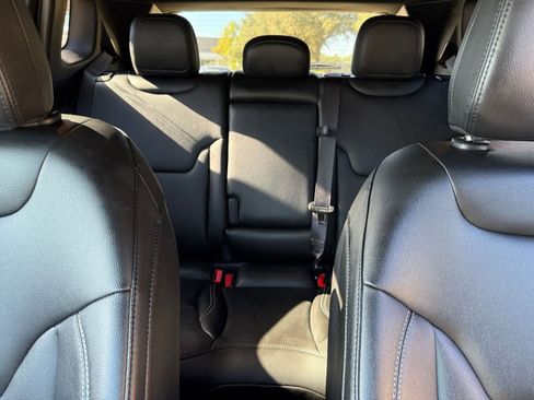 Used 2025 Jeep Compass Limited image 38