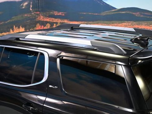 Used 2023 GMC Acadia SLT image 13